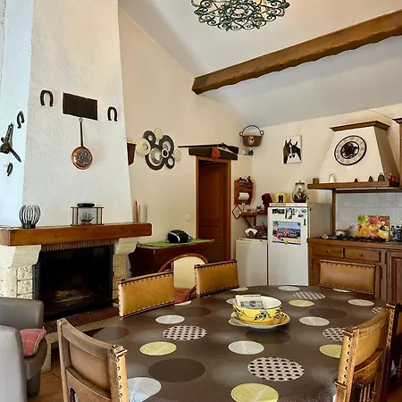 Semesterbostad Maison De Village